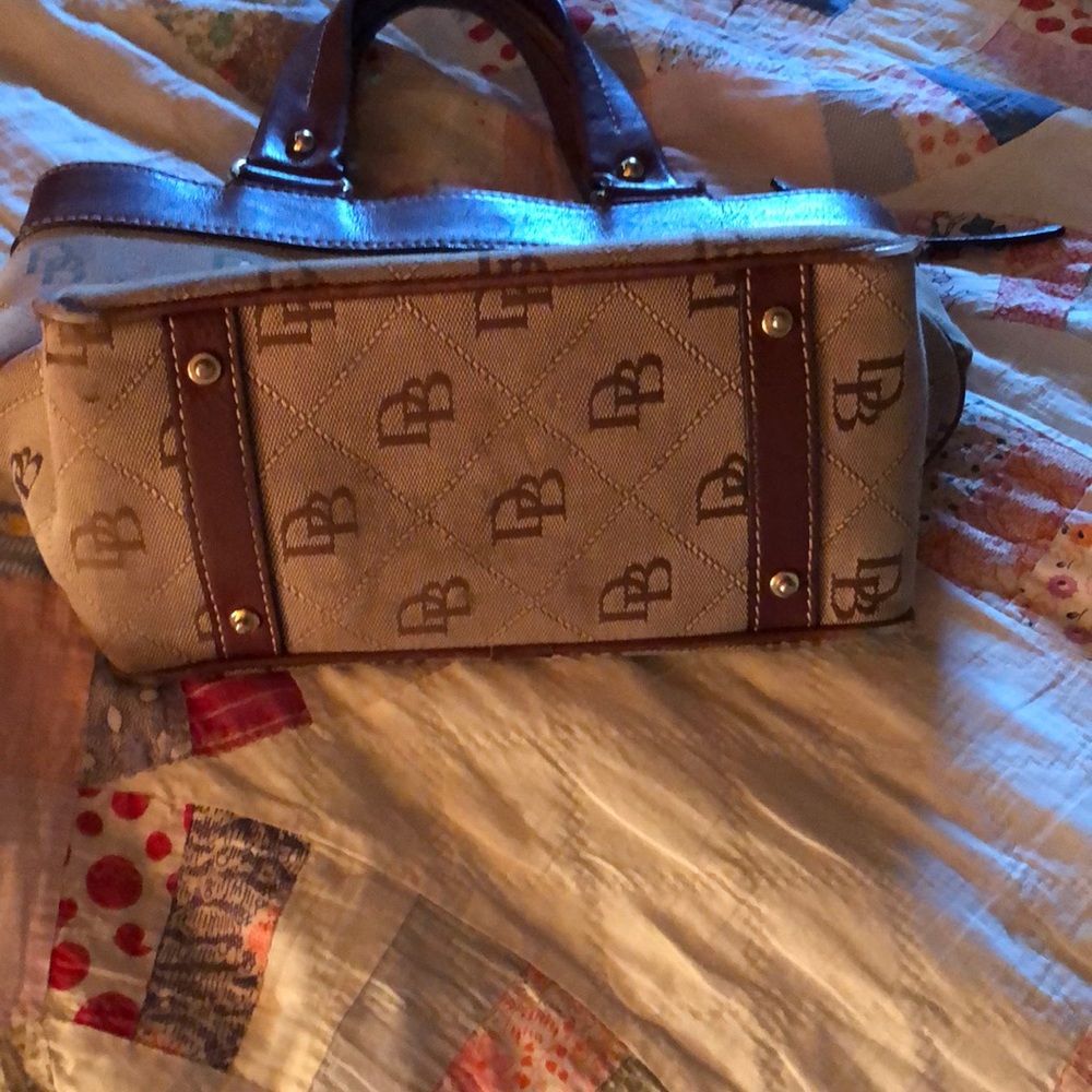 Purse - Picture 2 of 4